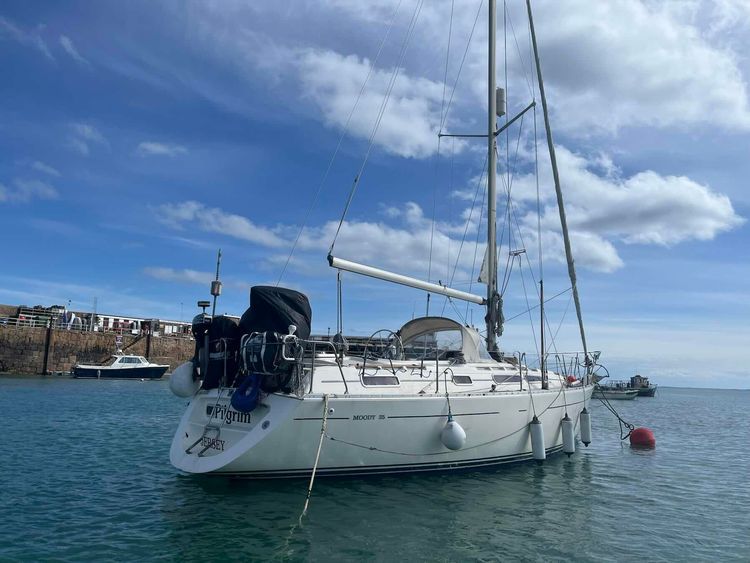 Voyage photo from A light upwind sail