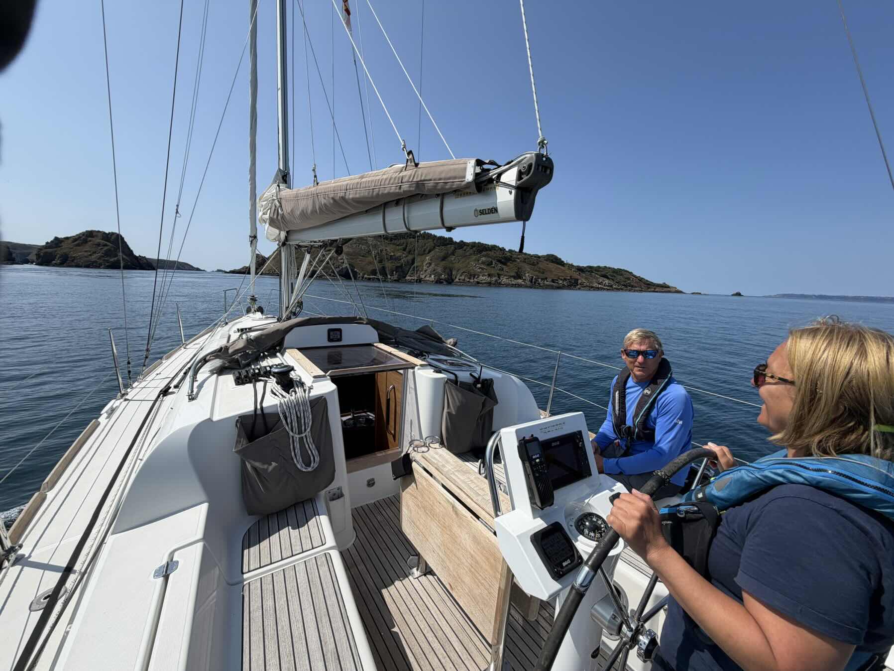 Exploring Sark _628475FA-57B6-4BB6-A89D-429E31E923DF