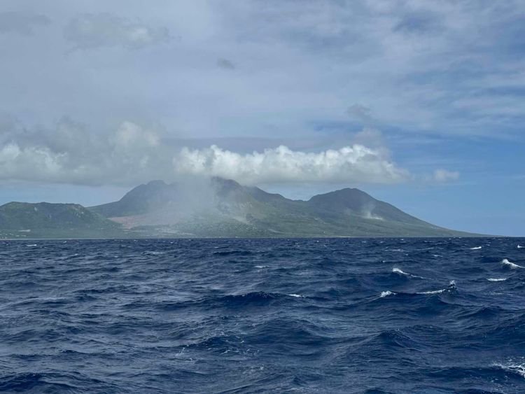 Voyage photo from Guadeloupe to Pinneys Beach, Nevis