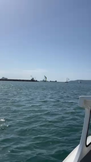 Sunny Sunday cruise_B529E590-25D7-4716-AA3E-B6554C801B22