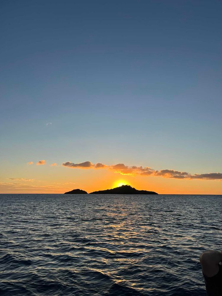 Voyage photo from BeBlue Day 2: Îlets Pigeon, Guadeloupe > Freeman’s Bay, Antigua