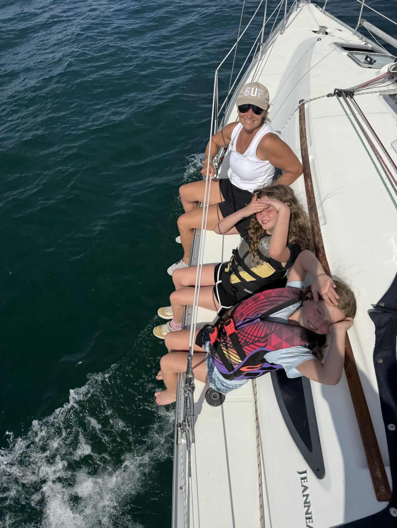 Family Sail_1CE43BF4-2CB3-4005-A243-D9355AC81071