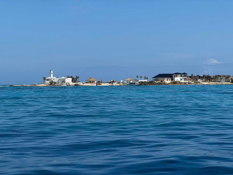 Voyage photo from Through the cut….