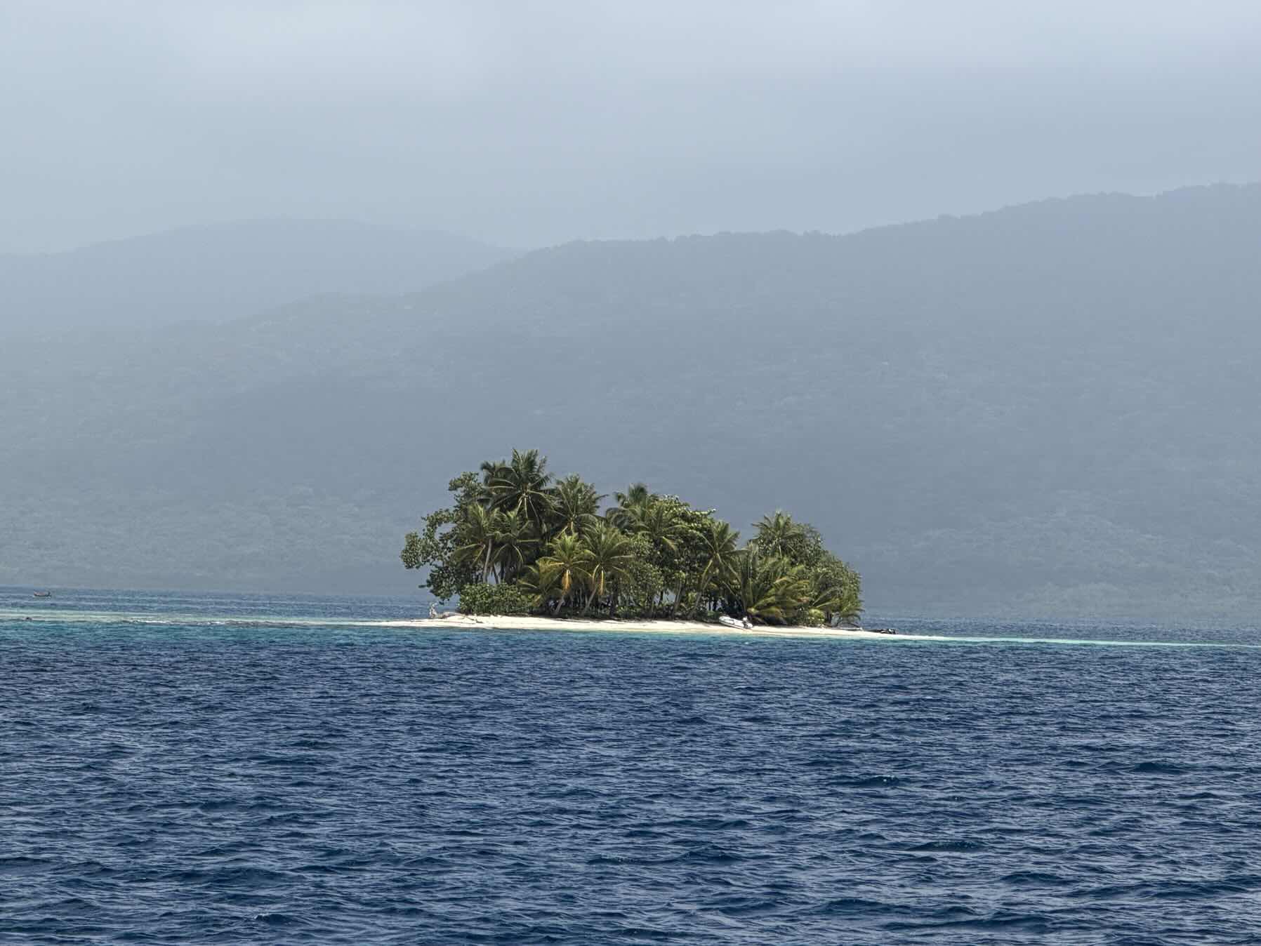 Swimming Pool to Esnasdup, San Blas Islands, Panama_FBB63810-071A-44E5-B194-BDE68EB1E5E7