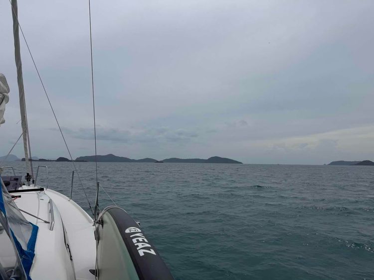 Voyage photo from Father and daughters sailing holiday day 1