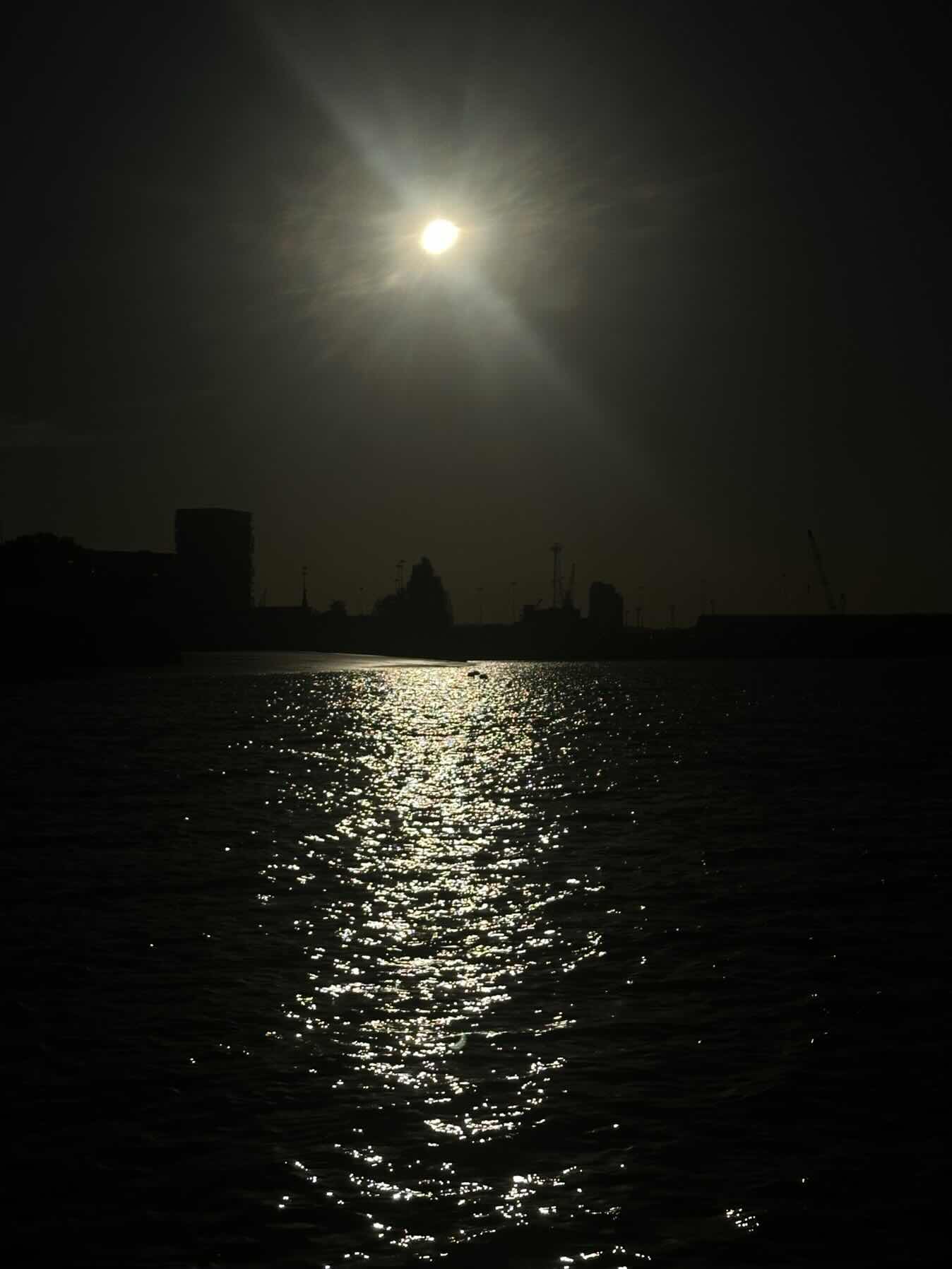 Solar Eclipse Sail_05E27493-A1E4-4433-A929-61EE0ABF34C3