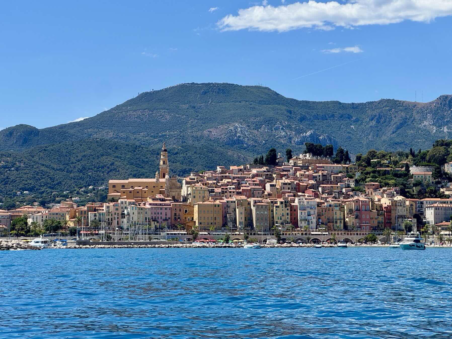 Quick squizz at Monaco_C69C63F7-214C-41B8-8E74-52BAD03B931A