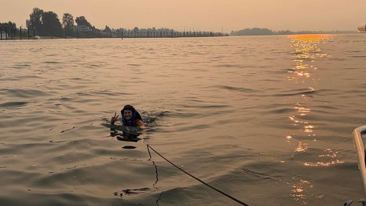 Voyage photo from Anchoring lessons in the smoky heat