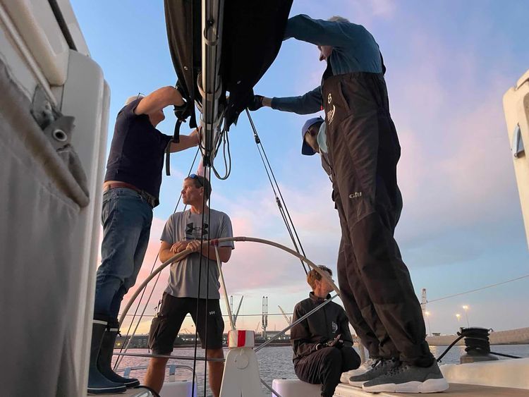 Voyage photo from Twilight Race with no wind 