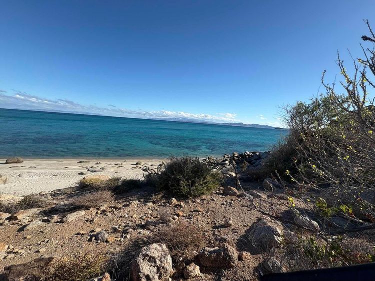 Voyage photo from Bahai Muertos to Espiritu Santo