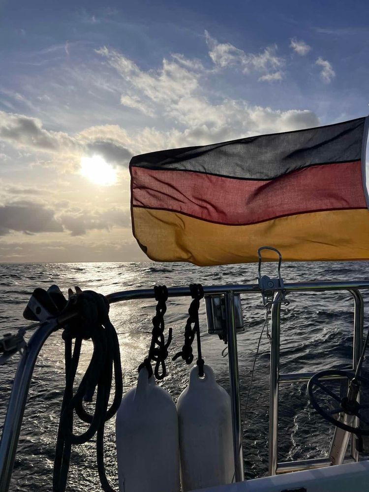 Voyage photo from Back to the Home Port. Part 1
