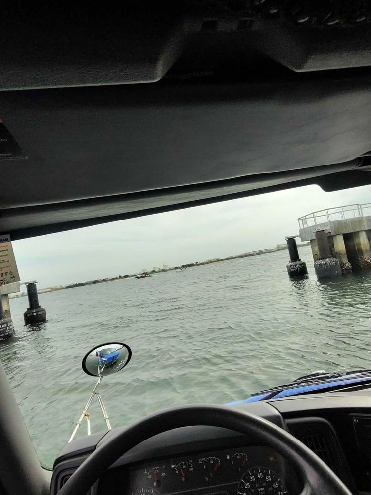 Voyage photo from Sp5 with Bret on 664