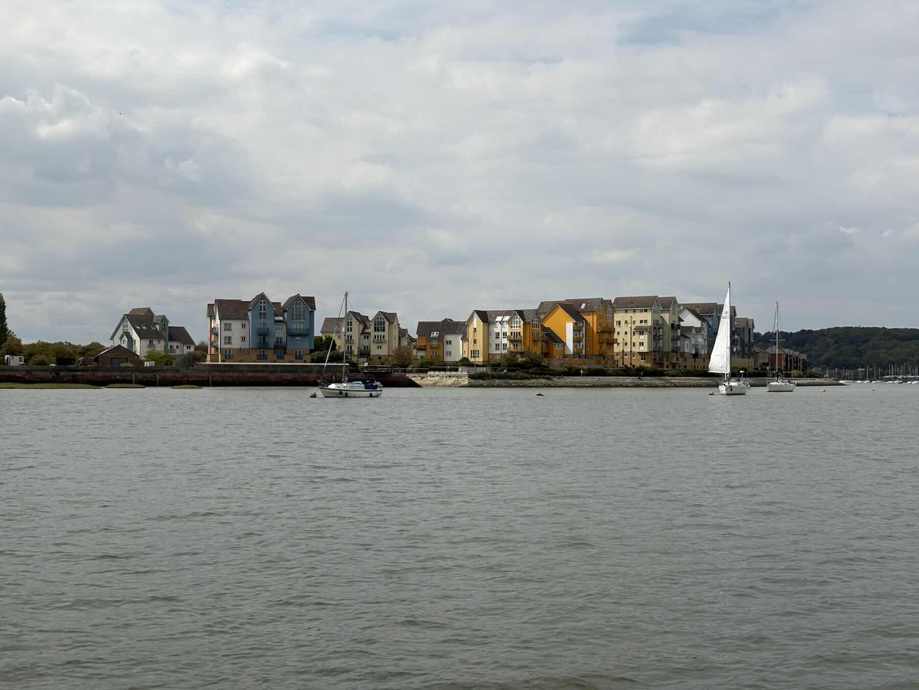 Motoring into Medway_7B29EE62-6AD5-4B1A-AA81-84D48CF49DAD
