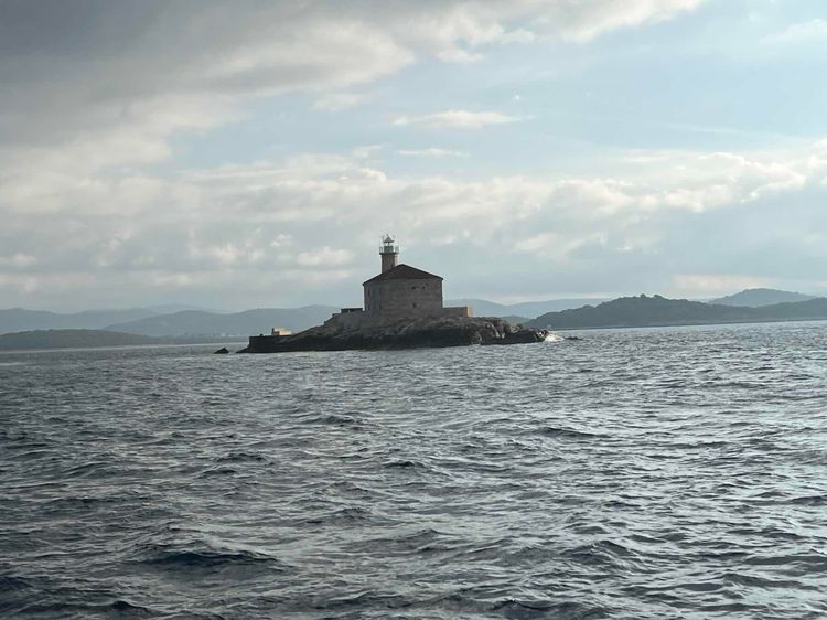 Voyage photo from Segrid to Veli Iz