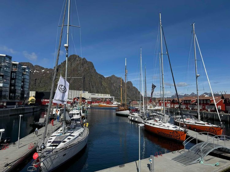 Voyage photo from Lœdingen nach Henningsvaer