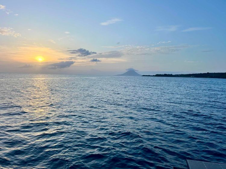 Voyage photo from Montserrat Old Road Bay /Saint Kitts Sandy Bay