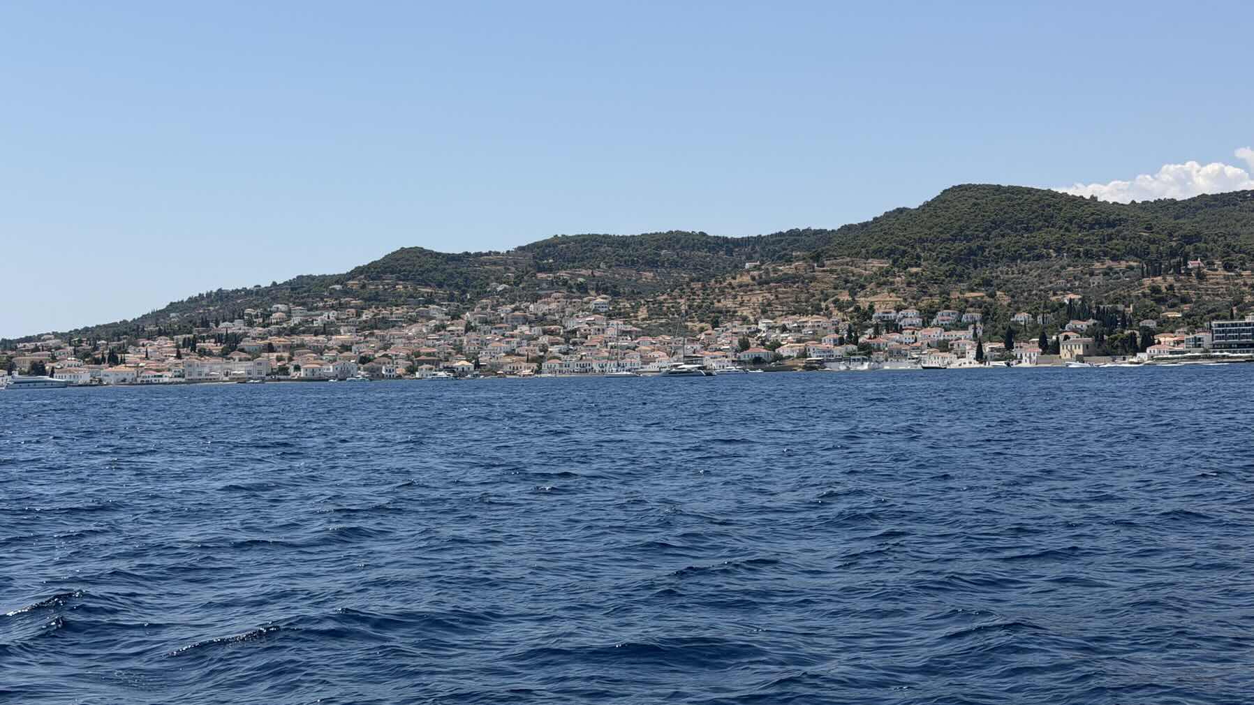 To Spetses port_159C1854-6F2E-4EEB-8EED-6FA7E64A4F75
