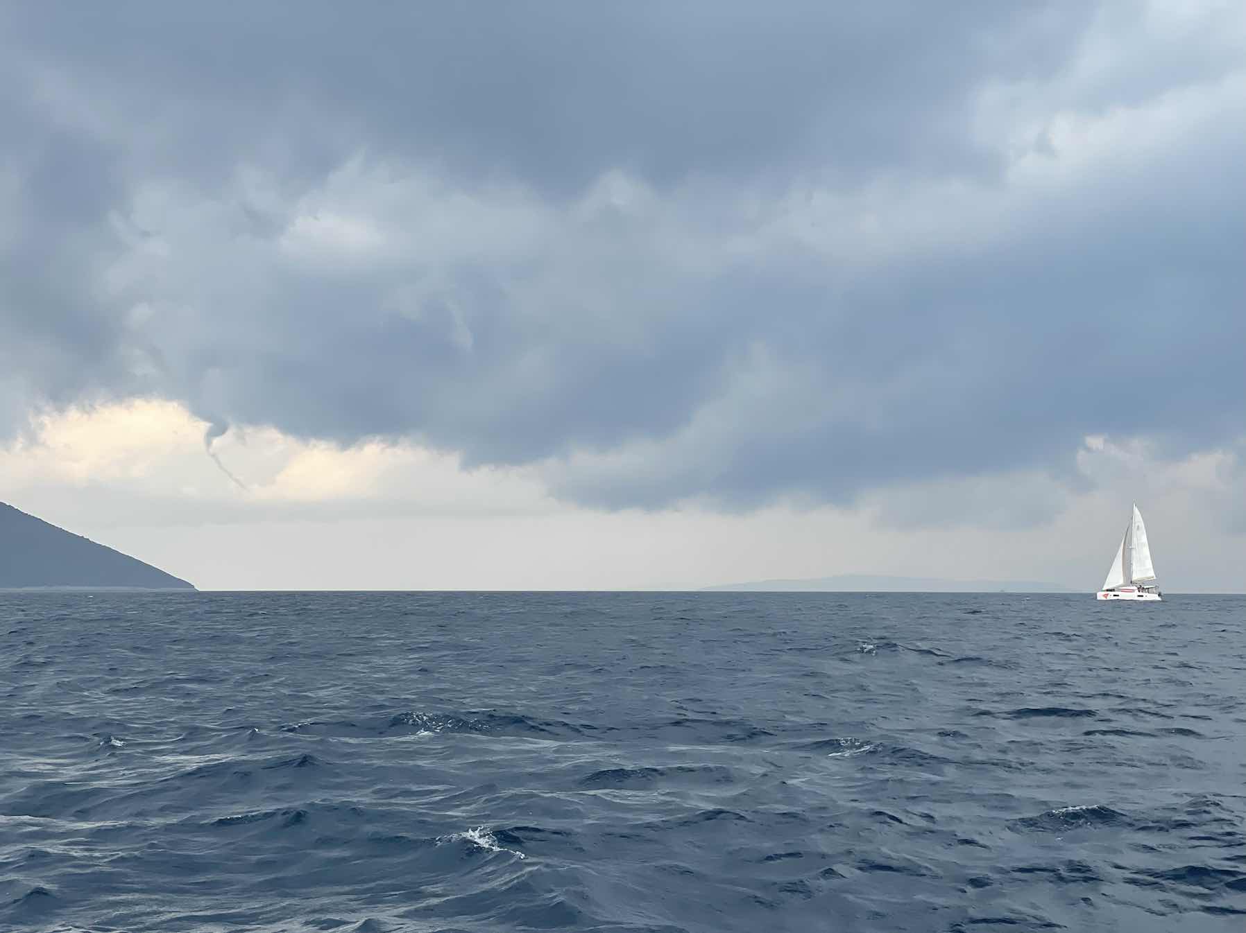 Beam reaching to paradise ⛵️🌊_24C83708-84DB-428C-90ED-407D764072AB