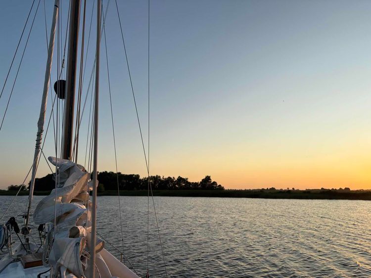 Voyage photo from Slotermeer-Warns
Met lunchpauze Heeg