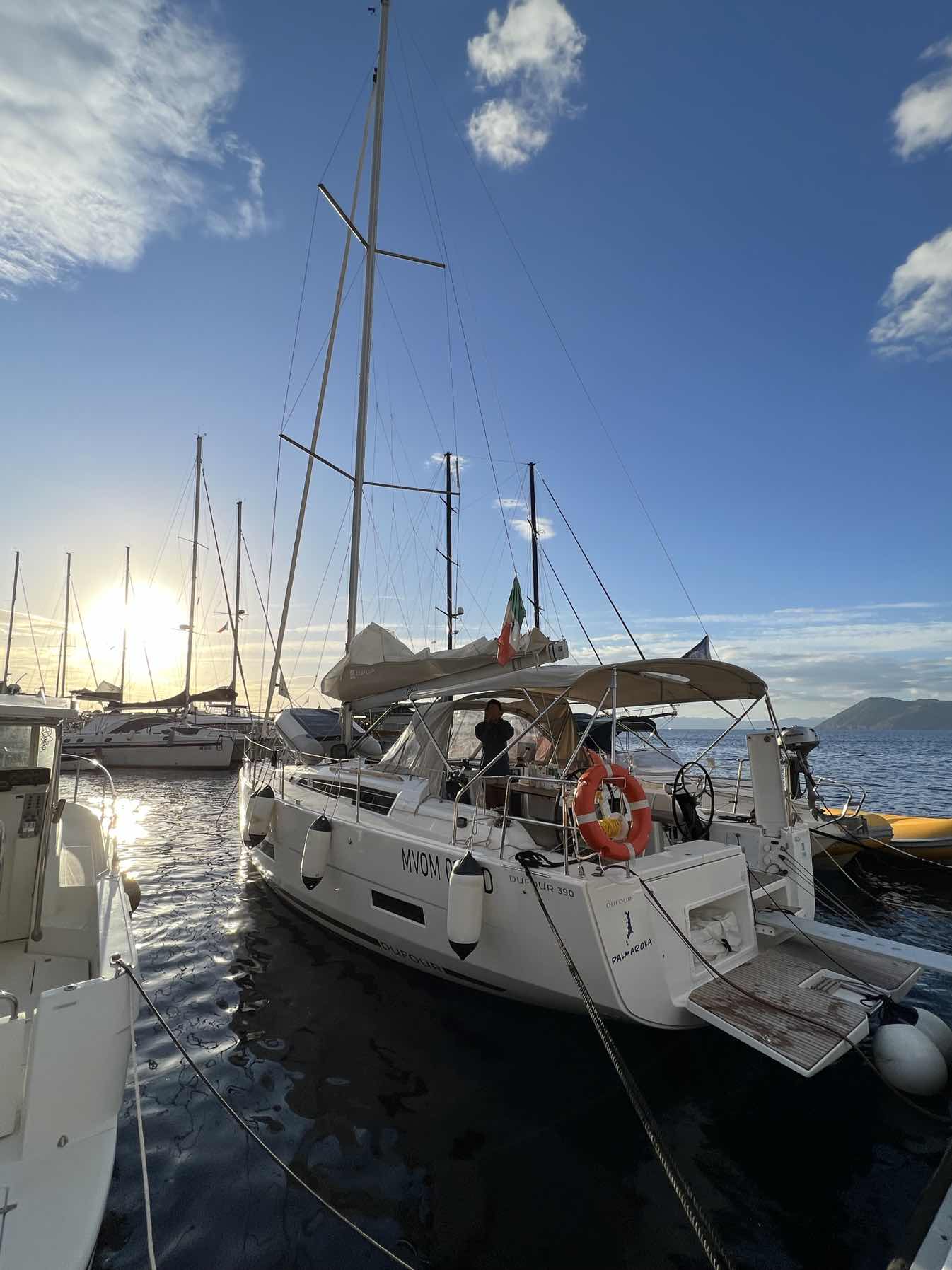 Sailing to sunshine ☀️🌞_15903B53-42B0-4795-B1A1-A6F12CB19D83