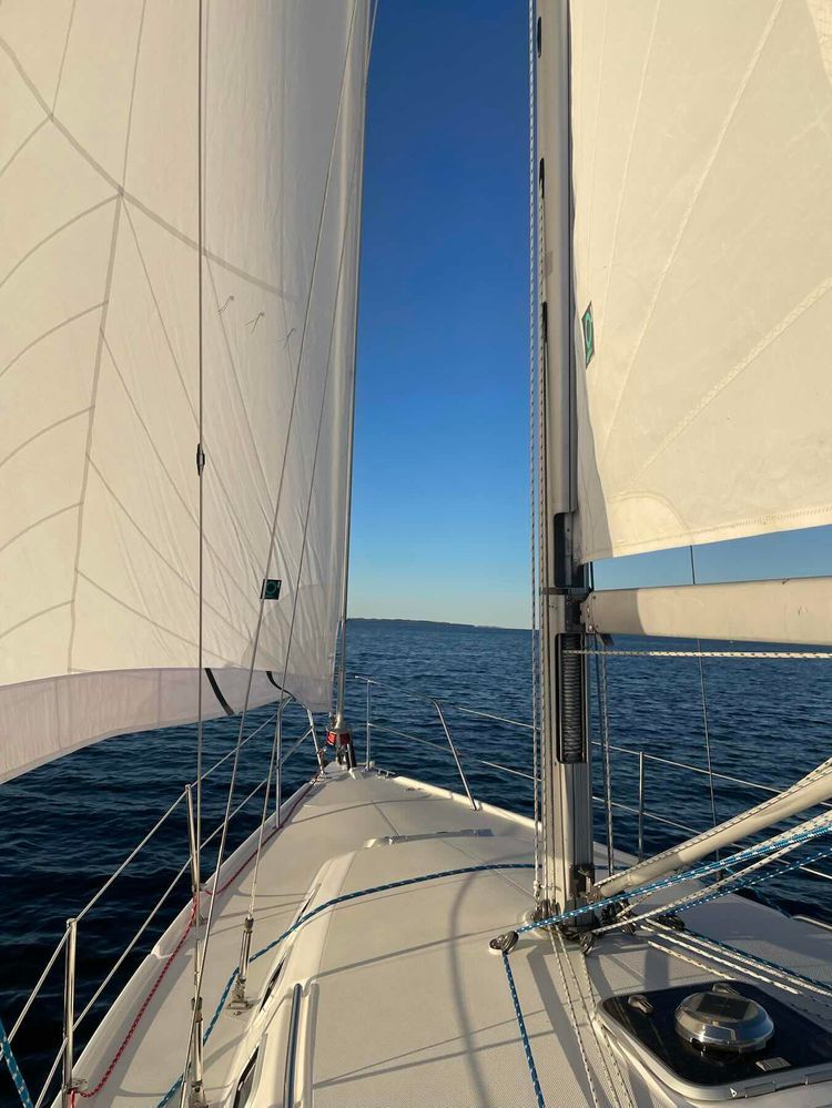 Voyage photo from Pre-Honeymoon Charter