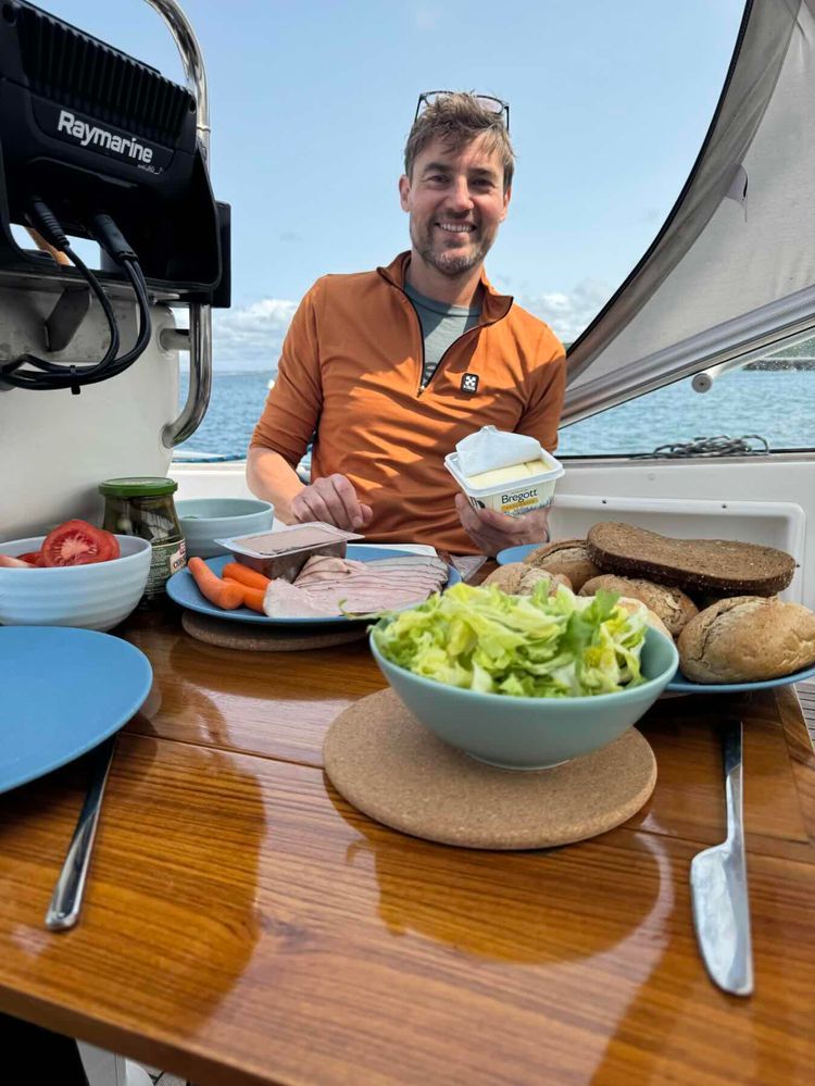 Voyage photo from Neuiport to St Peter port