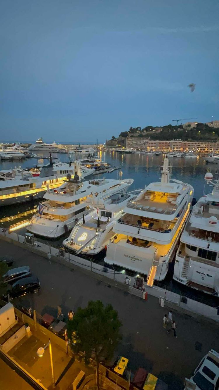 Voyage photo from