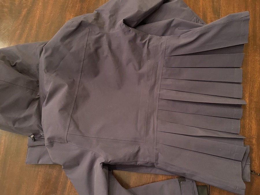 HH unique jacket with pleated back