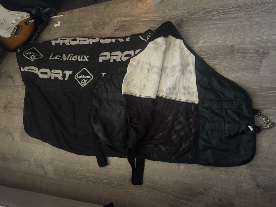 LeMieux Carbon Cooler Rug