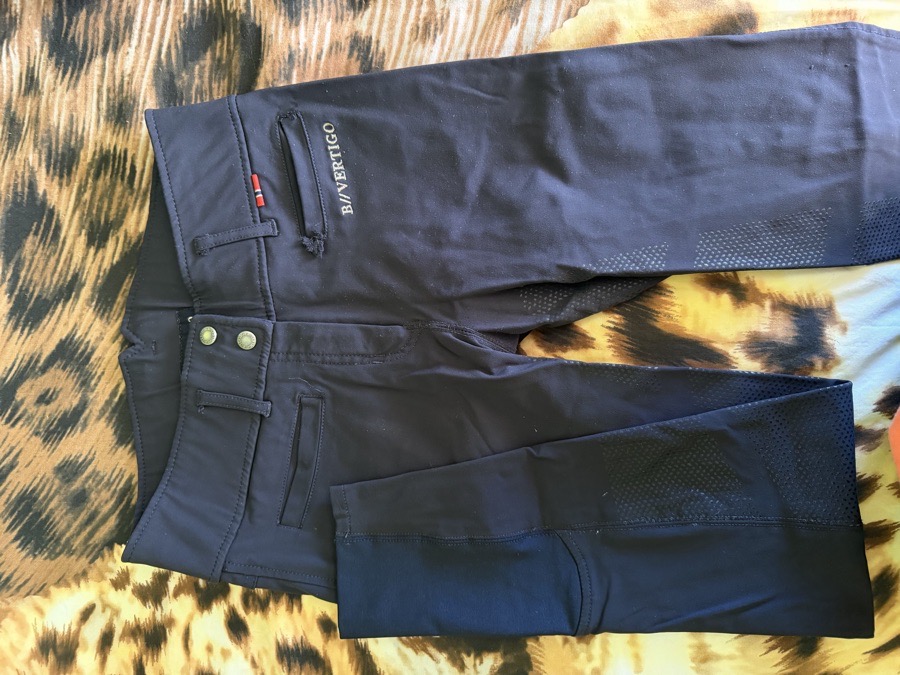 B Vertigo Full Seat Breech