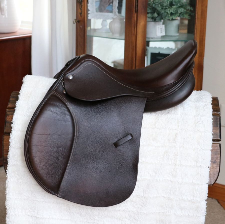 17" Wide Dover Saddlery (Circuit) Saddle