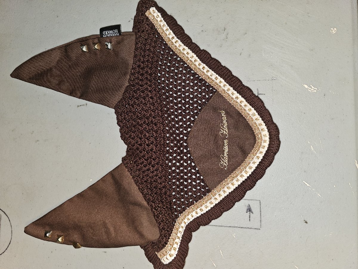Brown and gold ear bonnet