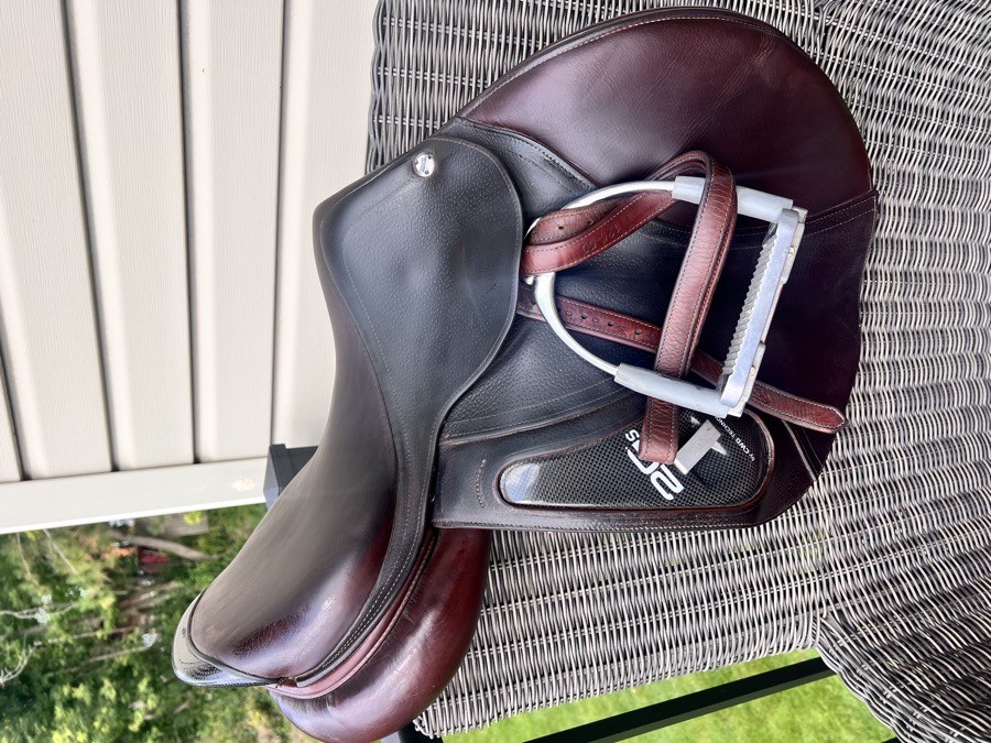 CWD 2g - 17” saddle