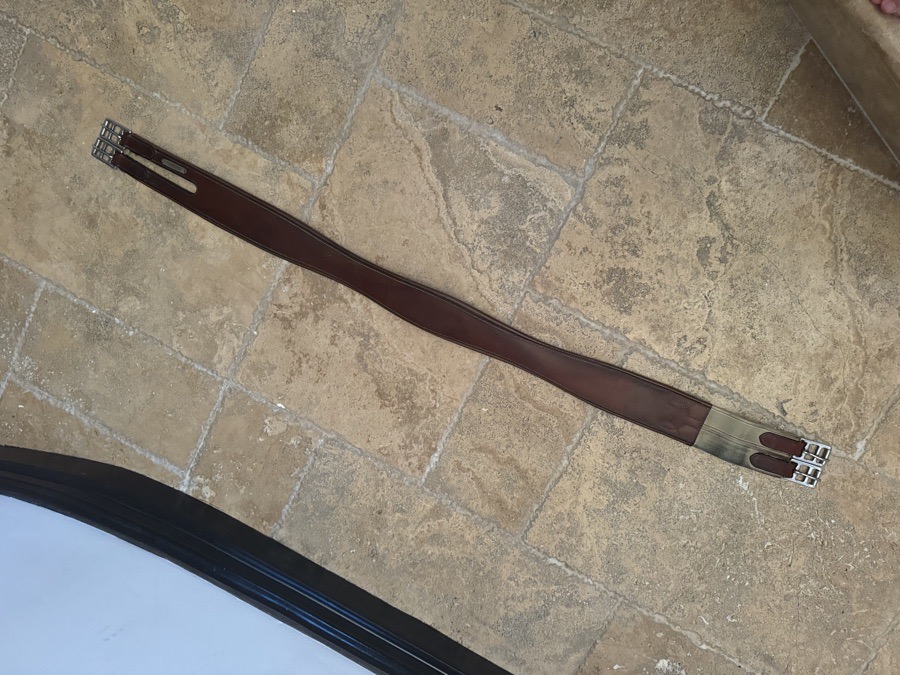 52β Leather Girth Excellent Condition