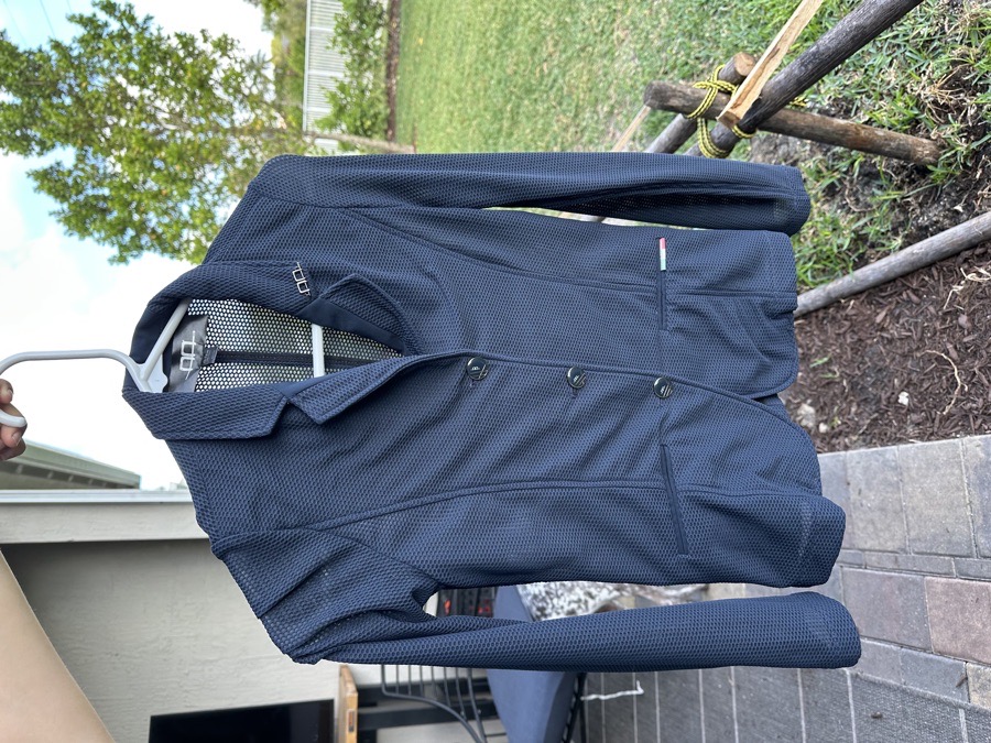 AA Motionlite girls showcoat size 11-12