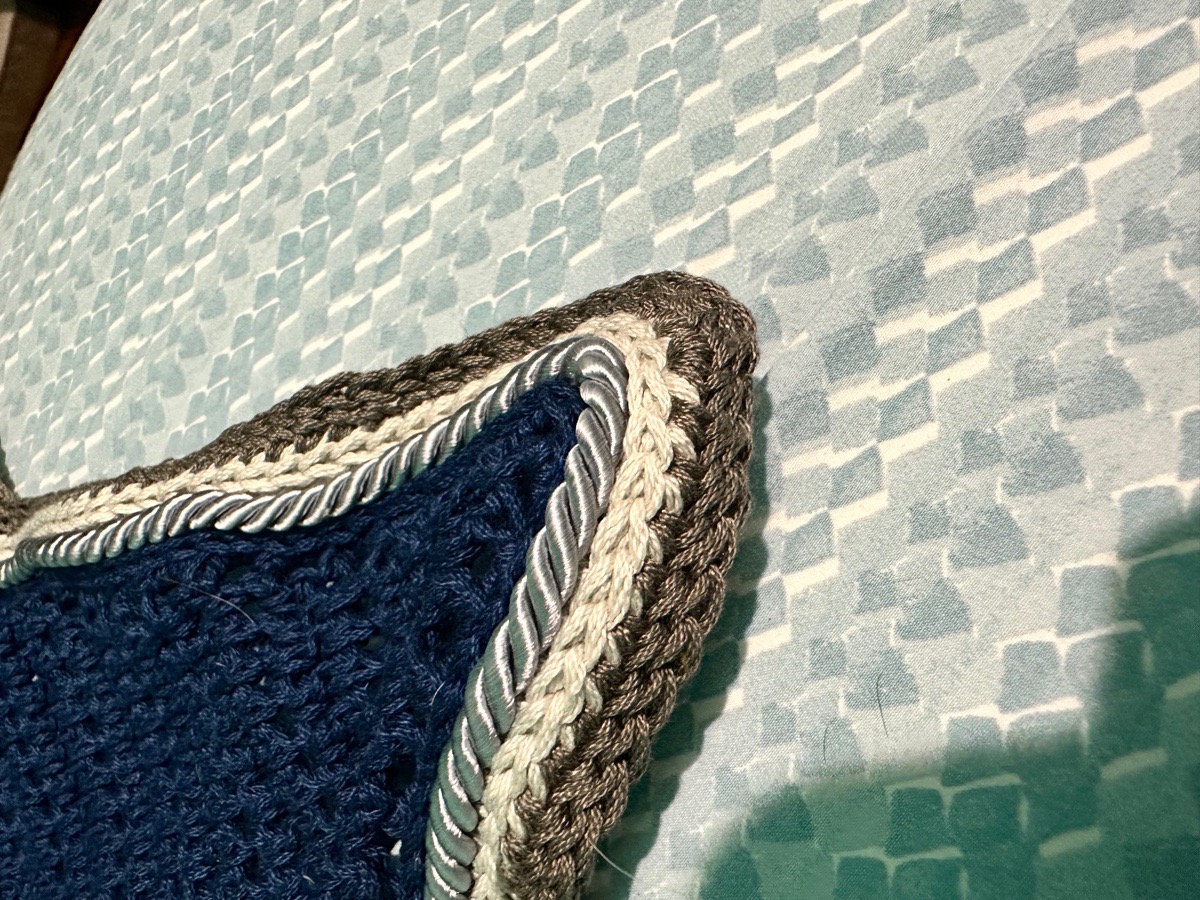 Bascule bonnets fly bonnet