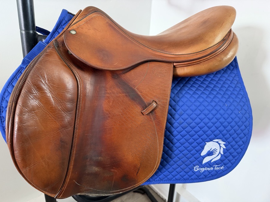 18.5” Devoucoux Biarritz - 1999 - 4R - 4.5” dot to dot