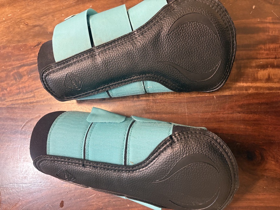 Grafter Brushing Boot- Azure