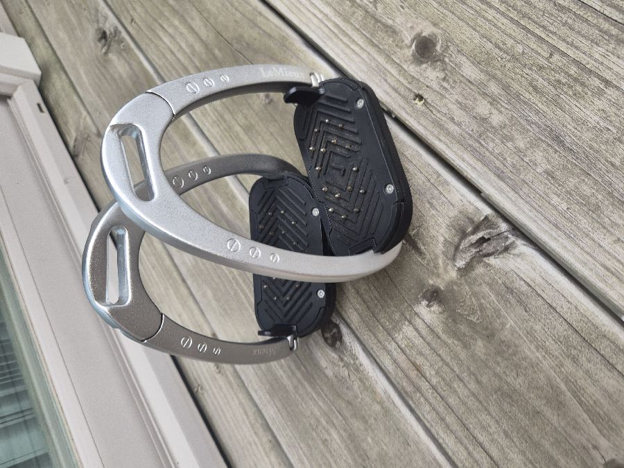 LeMieux Vector Balance Stirrup Aluminium