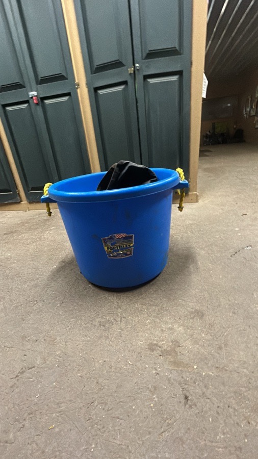 17.5 gallon bucket