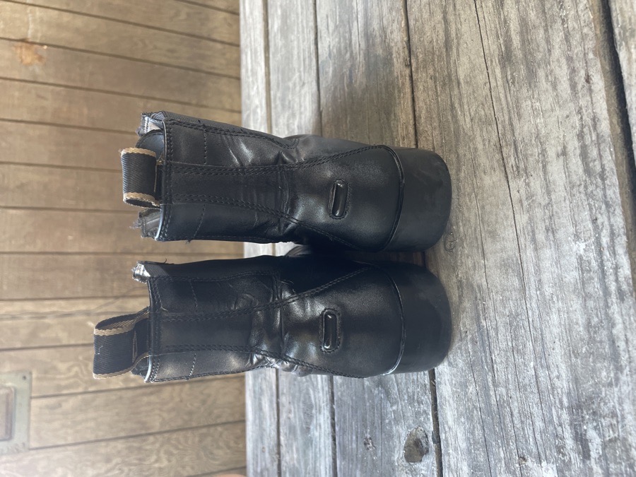 Ladies size 7.5 Dublin paddock boots