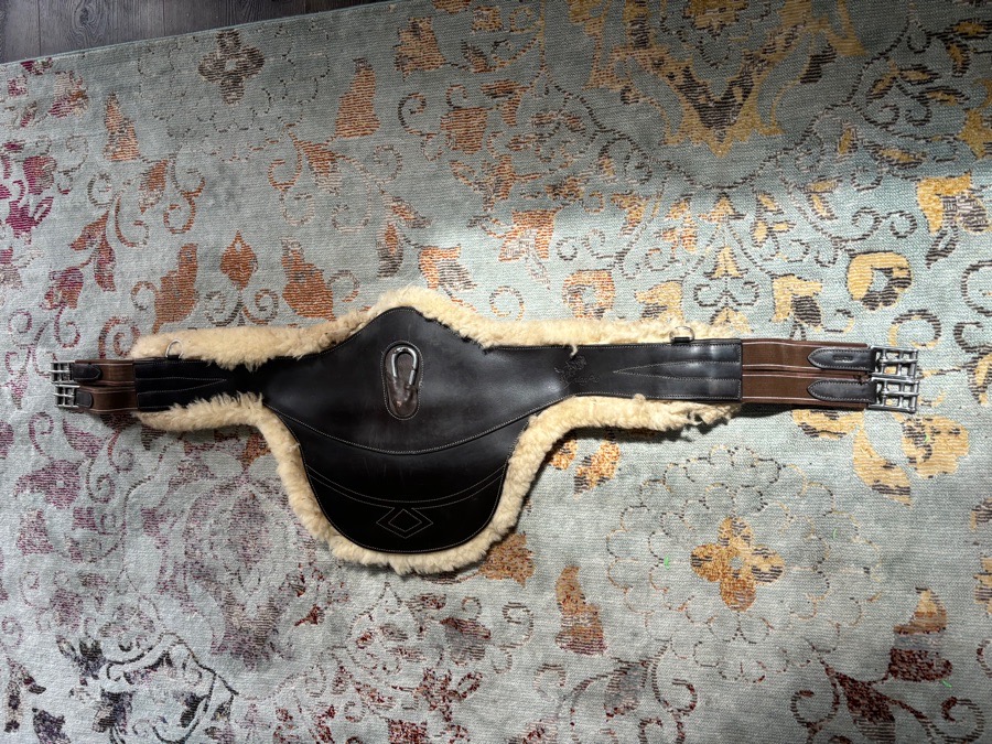 Bridals And Reins fluffy belly girth size 48in