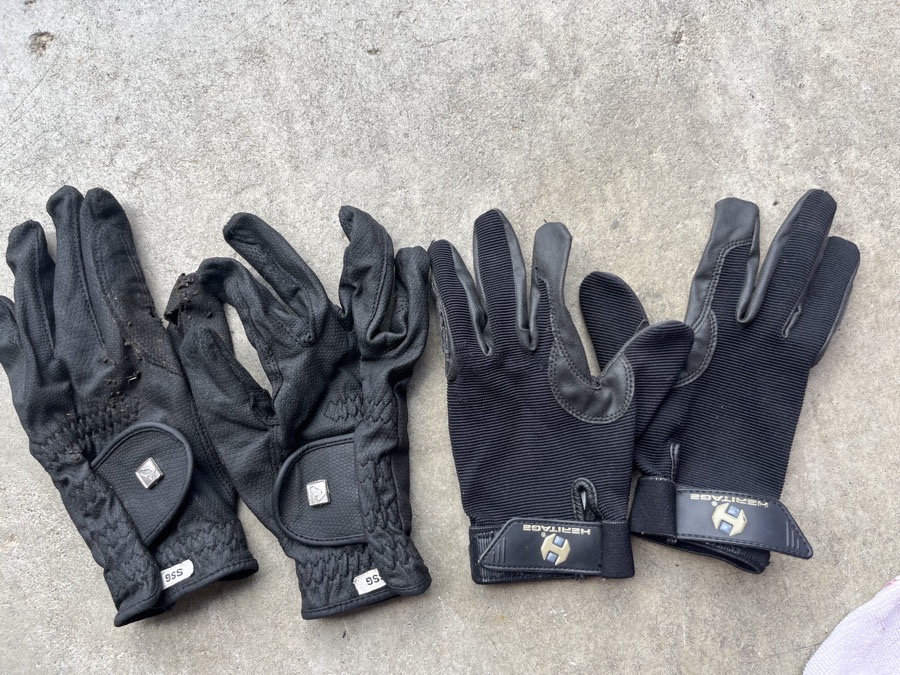 Kids size 3 gloves bundle