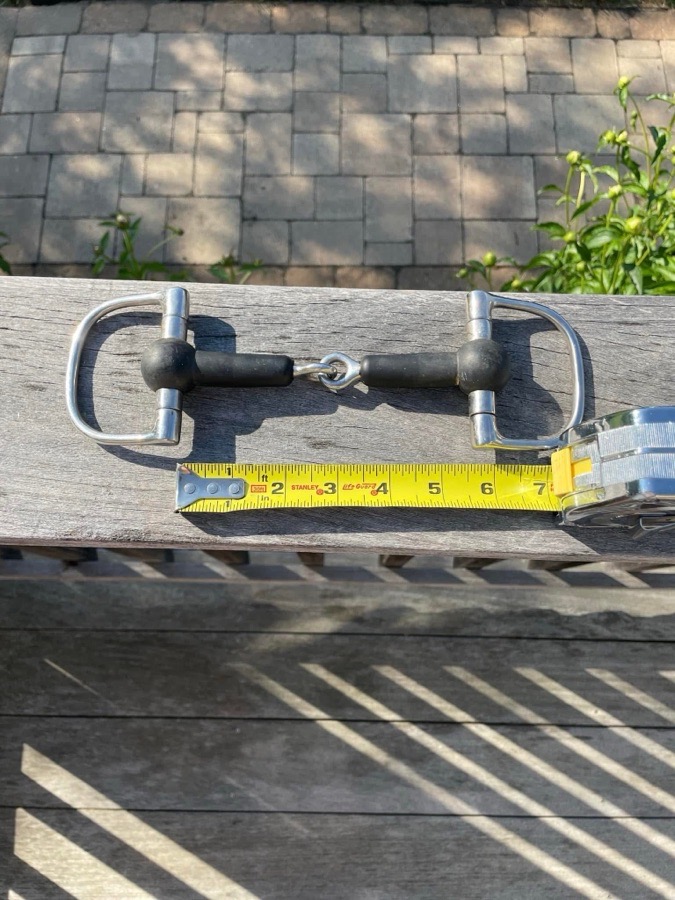 5.5” Rubber Snaffle D-Ring