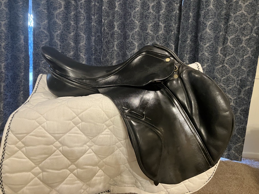 Albion Legend K2 jump saddle black 17.5” seat MW tree