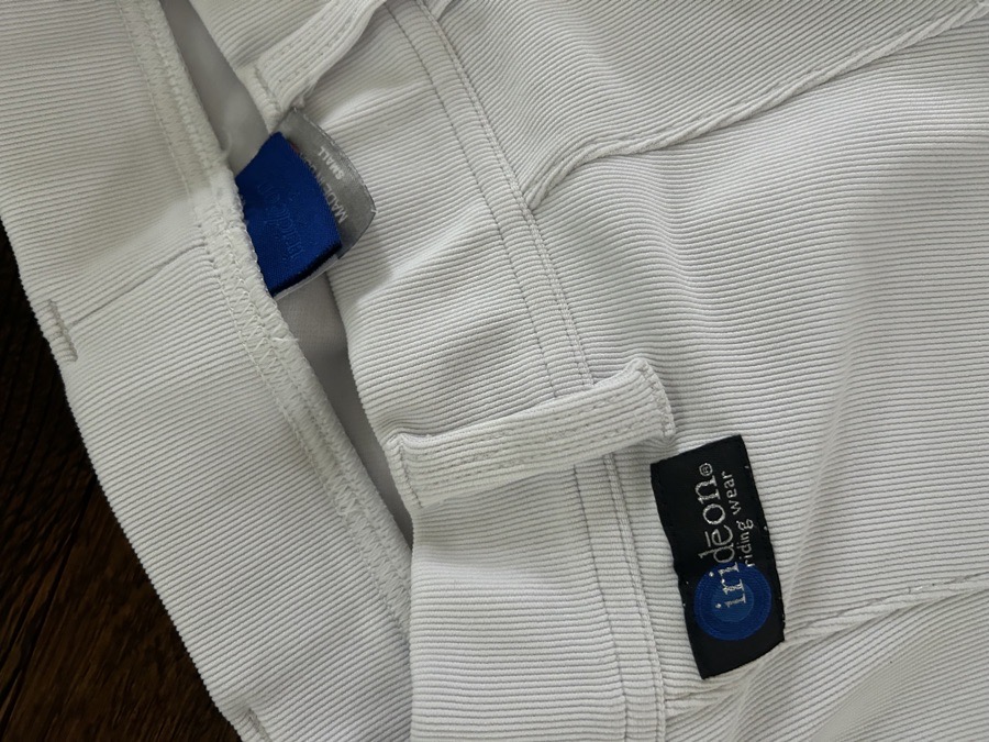 Iridēon ribbed show breaches