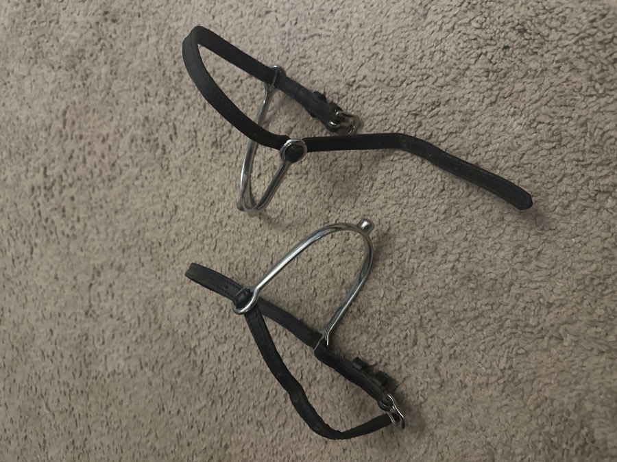 Tom’s thumb spur and strap