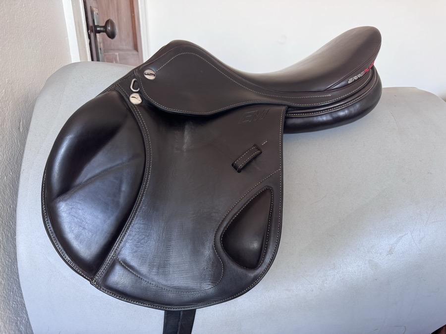 18” 2021 Erreplus EM Monoflap Saddle - WOOL FLOCKED & Fully Adjustable!