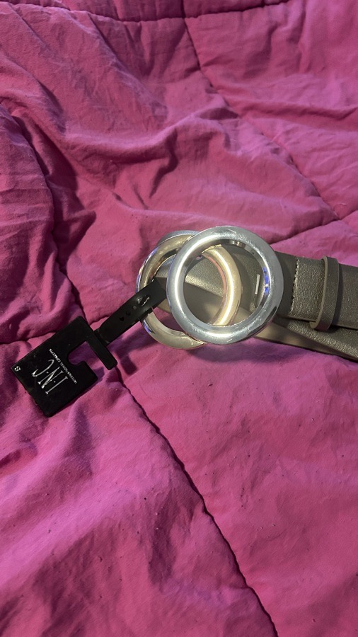 ( brand new ) Small I.N.C Silver belt