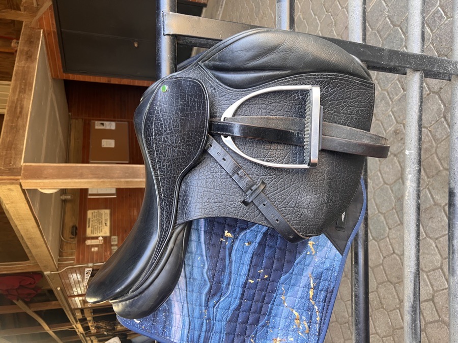 County Conquest Saddle